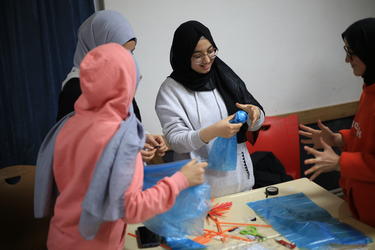 Girls protecting the circuit in the high altitude balloon camp in Kilis Girls protecting the circuit in the high altitude balloon camp in Kilis